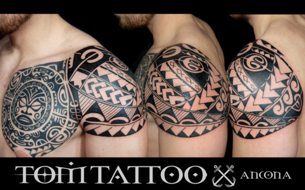 Tatuaggio maori su spalla